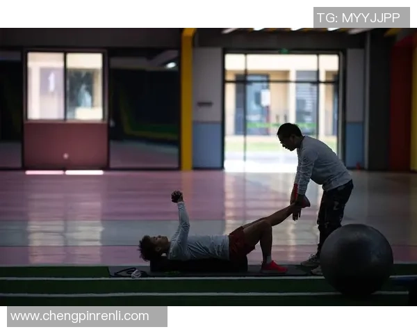 足球明星重返赛场的康复训练秘诀与心路历程分享