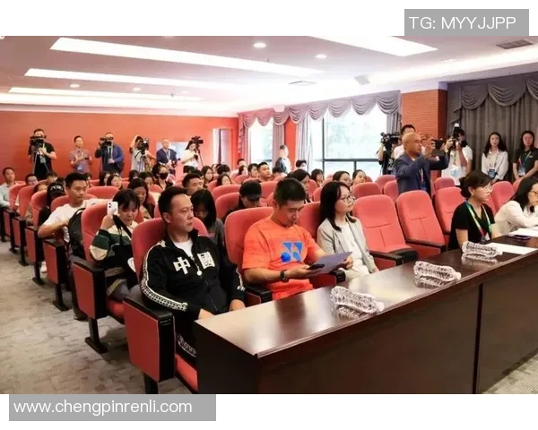 重庆网球队在城市联赛中的灵活性表现引发关注与讨论