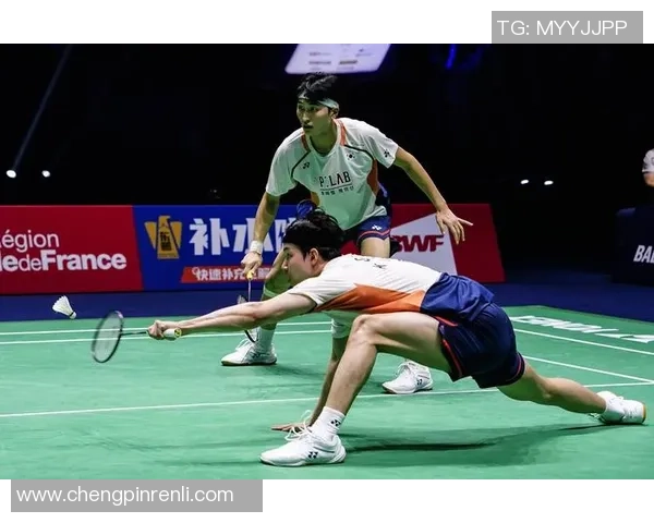 南京羽毛球队世锦赛精彩配合点评展现团队默契与实力 南京羽毛球队世锦赛精彩配合点评展现团队默契与实力